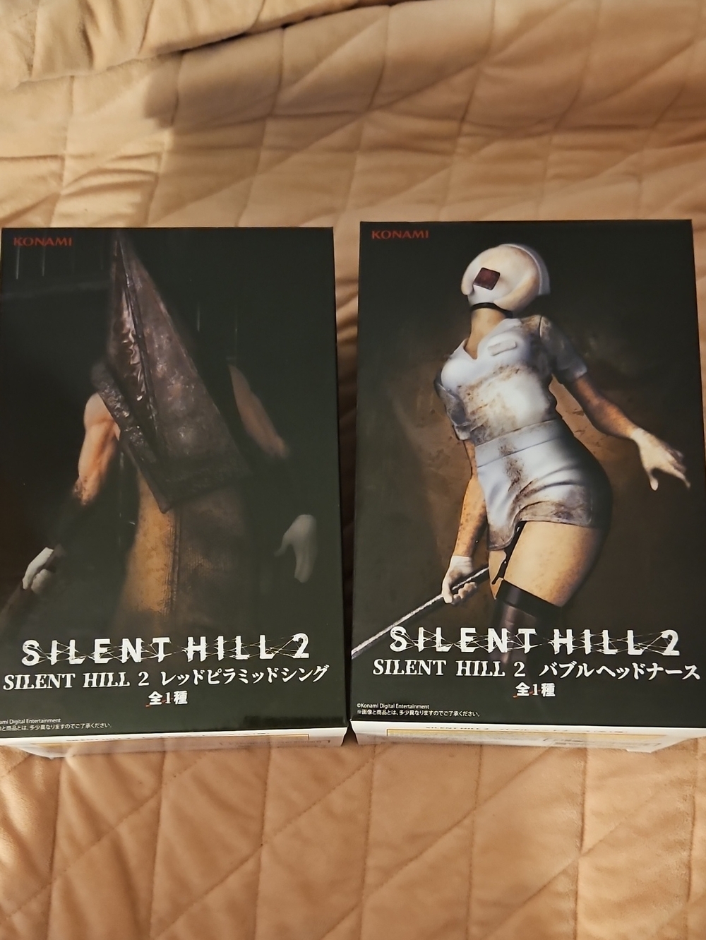 Silent Hill 2 Collectible Figures - Nurse & Pyramid Head (Black)
